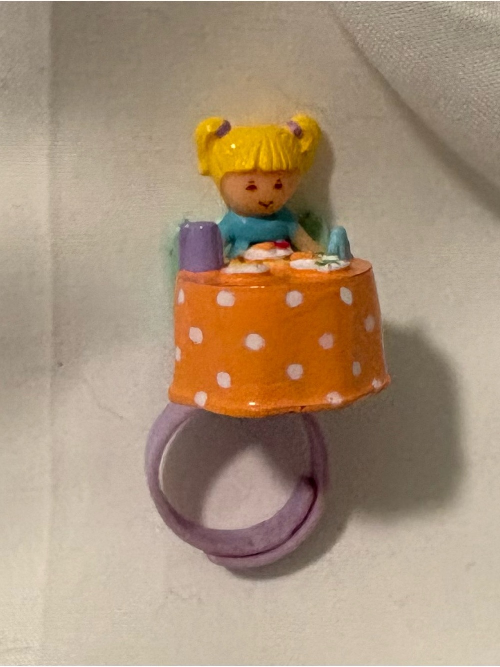 Polly Pocket Tiny Tina’s Dinnertime Ring Variation 1989, Complete!